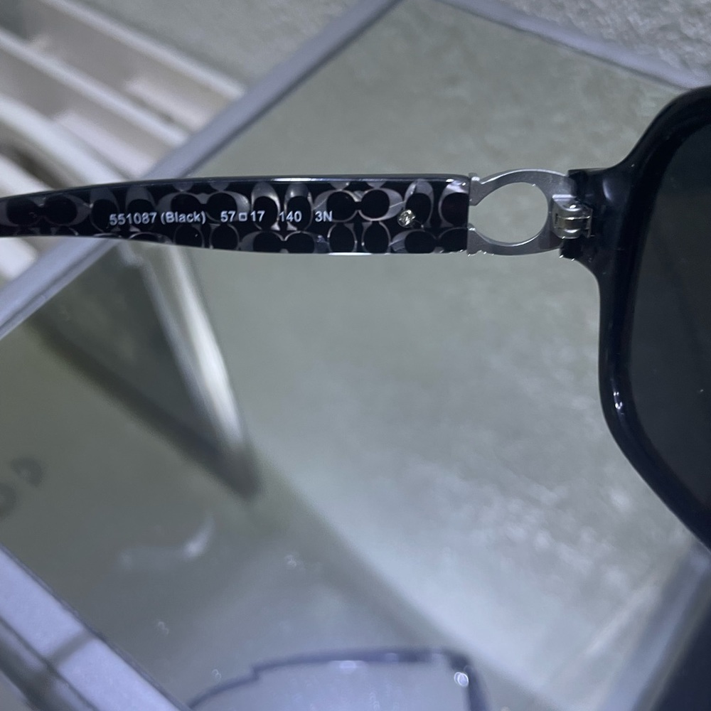Coach sunglasses - Picture 3 of 5